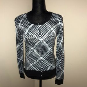 NEW! NY&C women's sweater. Size: S